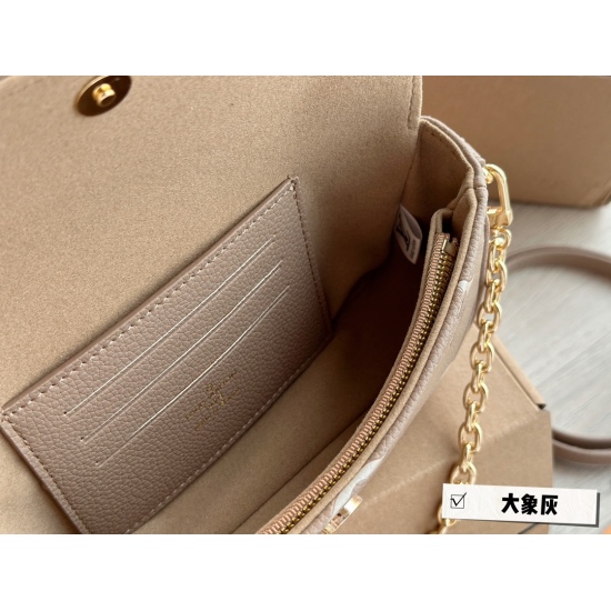2023.09.03 185 box size: 22 * 12cmL Elephant Grey ivy woc Real Milk Hooky Drop~Super suitable for summer with double chain design. Mahjong bag can be cross slung, one shoulder, portable, and built-in card slot is cute and easy to use!