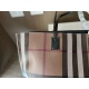 2023.11.17 235 unboxed size: 34 (bottom width) * 28cmBur shopping bag High quality new color new grid can accommodate a 10 inch tablet