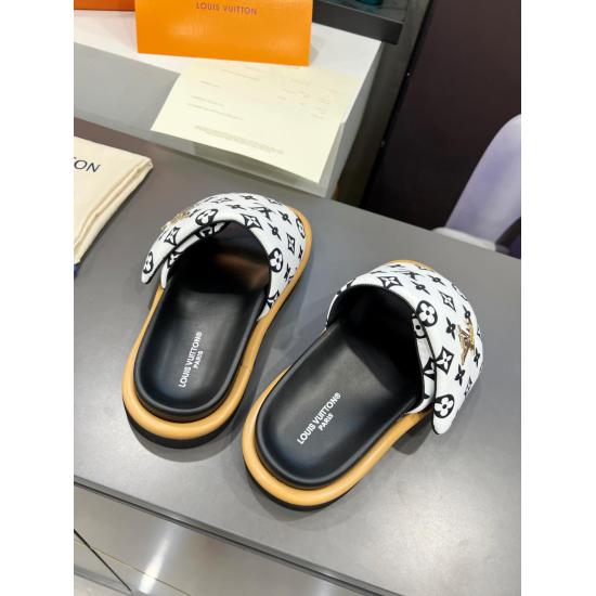 2024.01.05 LOUIS VUITTON | Louis Vuitton's latest popular Velcro collection for spring/summer 2023... Couple style thick soled slippers purchasing level rare products are on the rise Ѕ Ꮗ єє T- ▪️ Upper: LV imported 5D printed floral fabric, leather lining