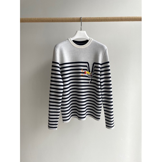 12.21.2023 p510 My love for navy stripes is not divided by season, category, or brand. I like CE, CD, and light luxury ssesun. JPG's is even more unbeatable classic. Let's take a look at how the collaboration series between Spain's newly launched global w