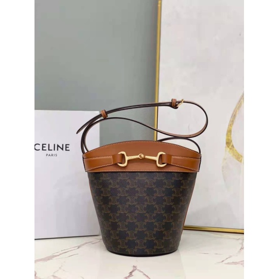 20240315 p800 [CL Home] New CRCY logo printed cow leather bucket bag with classic horseshoe buckle ➕ The Triumphal Arch printed pattern has a high aesthetic value and a retro artistic atmosphere, and the practicality of the bucket design is also strong! F