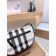 2023.11.17 BUR new product p220 Burberry counter new crossbody bag shipped with wide shoulder straps, carefully selected Mahler leather and original canvas, refined size: 18 * 14cm
