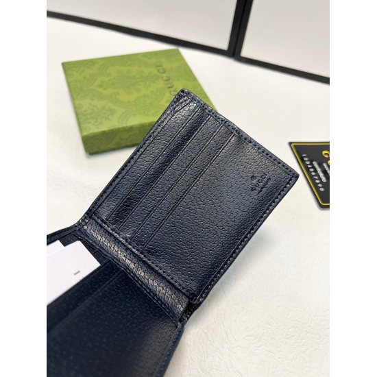 On March 3, 2023, the P130 color blue size 11x9Aria Fashion Aria series seamlessly integrates the brand's classic elements and modern essence, highlighting the brand's unconventional design philosophy. The wallet is made of GG superprime canvas material w