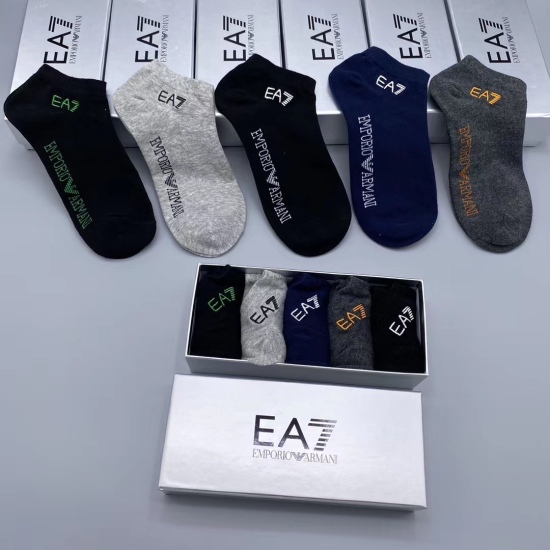 2024.01.22 EMPORIO ARMANl New Short Socks Business Socks Market Top Quality [Proud] [Strong] Sweat-absorbing, Antibacterial, Breathable, and Odor Resistant [Proud] Owning [Proud] Comfortable [First Batch Shipped One Box, 5 Pairs, One Hand Source