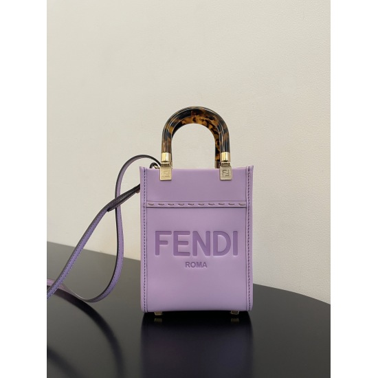 On March 7, 2024, the original order was 650 Super Grade 770 Mini Purple Sunshine Mini Hawksbill Handheld Crossbody. The cute and exquisite mini tote, paired with a hawksbill handle, is definitely a must-have it bag for this year! Don't be fooled by its s