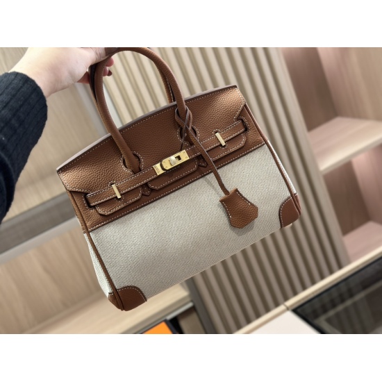 2023.10.29 310 300 with folding box size: 30cm 25cm ⚠️ The classic status of the top layer cowhide Herm è s Platinum Bag (Birkin) is unquestionable, but what is the charm of Herm è s Platinum Bag Birkin worth grabbing? Sell it and you'll know!