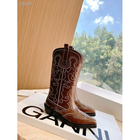 2024.01.05 430 Top Edition Purchase Level GANNI 2023 Autumn/Winter Women's Shoes Vintage Leather Embroidered Pointed Mid Barrel Western Boots Cowboy Boots Knight Boots Minimalist Stir Fried Chicken Soft and Comfortable Short Heels Fashionable and Essentia