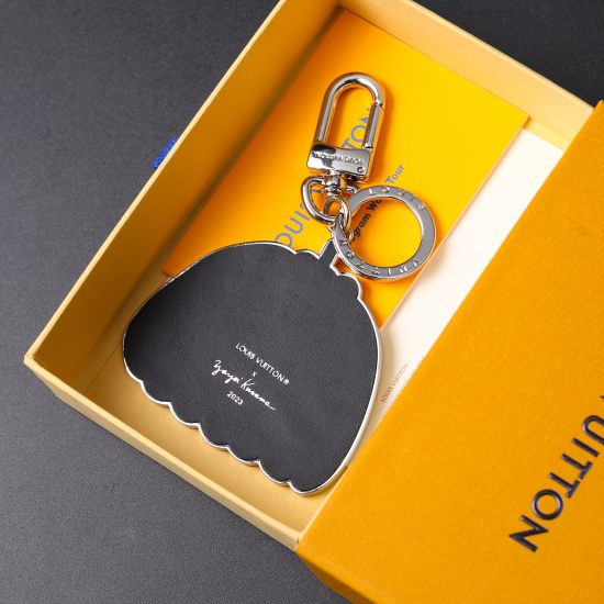 2023.07.11  New Product ❗ M01103 LV Yayoi Kusama pumpkin key chain pendant in three colors ☀️ Louis Vuitton LV Yayoi Kusama pumpkin key chain pendant ☀️ The original logo is indeed exquisite and the texture is really great