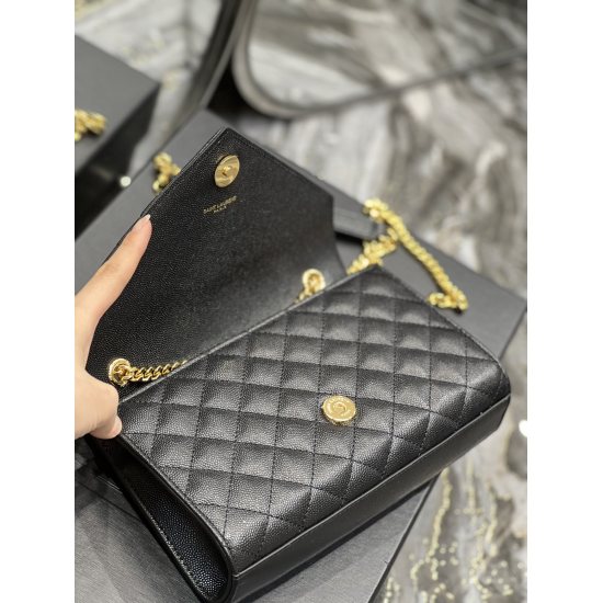 20231128 Batch: 630 # Envelope # Black Gold Button Small Grain Embossed Quilted Pattern Genuine Leather Envelope Bag Classic is Eternal, Beautifying the Sky with V-Pattern and Diamondback Caviar Pattern, Very Durable, Italian Cowhide Paired with Bold Y Fa
