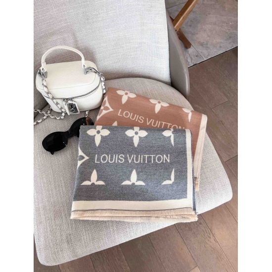 The soft and delicate feel of the new autumn and winter style on May 5th, 2023 was deeply impressed by LV. LV's latest design, very practical and easy to match, essential for all seasons ‼️ Old flowers are really magical, right? They always make people fe