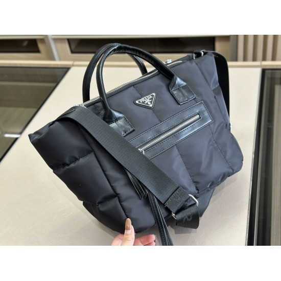 2023.11.06 210size: 28.23cmprada shopping bag! Prada is big and convenient! It is indeed a practical and durable model, I really like its layout!