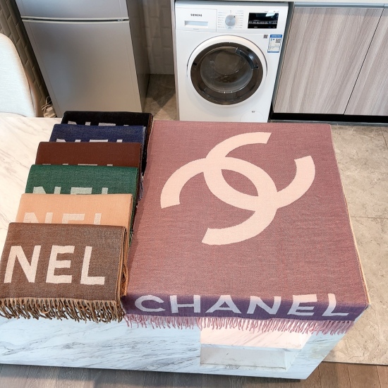2023.10.05 35 ✨✨ CHANEL double-sided dual color high-end comfortable and fashionable temperament, believe me, take it! Chanel's soft and beautiful scarf that touches the heart is equipped with a double C pearl light and shadow, which is very beautiful. Ge