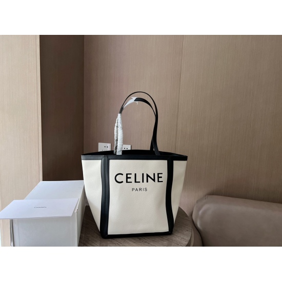 2023.10.30 205 No Box Size: (Bottom 30+Top 48) * Height 30cm Celine Canvas Shopping Bag! Big and convenient enough! It is indeed a practical and durable model, I really like its color!