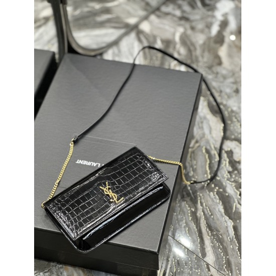20231128 Batch: 480MONOGRAM_ Black crocodile pattern with gold buckle Phone Holder mini bag_ For the current super popular trend of small bags, this is definitely worth buying! Beauty and practicality coexist, and iPhone Plus can be included. Whether male
