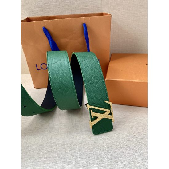 2023.12.14 4.0 Wide: The LV Shape double-sided waistband focuses on the line of sight with rich and bright colors, similar to the design of the leather goods series. Monogram embossed and solid leather accents on both sides, paired with LV Shape buckles.