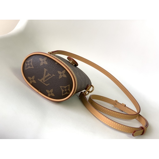 20231125 p420M80874 Junior Bag Series Mini Ice Cream Cylinder Size: 14.5 * 18 * 6.5cm 2022 Latest Fold Me features magnetic button design, leather with LV hardware buckle elements, exquisite and compact body for both men and women