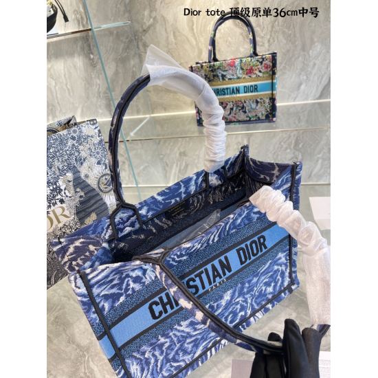 2023.10.07 p315 Medium Dior Book Tote is an original work signed by Christian Dior Art Director Maria Grazia Chiuri and has now become a classic of the brand. Designed specifically to accommodate all your daily necessities, it is embroidered with a rose c