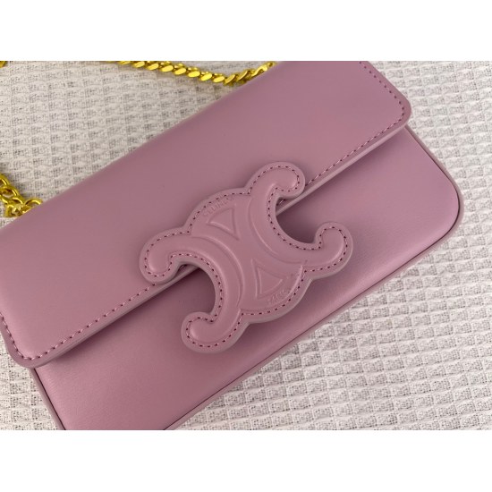 On July 10, 2023, CEline New Spring/Summer 2022- Leather Buckle Chain Underarm Bag This highlight is the transformation from a classic metal triumphal arch to a three-dimensional leather embossed triumphal arch leather buckle. The design of the textured l