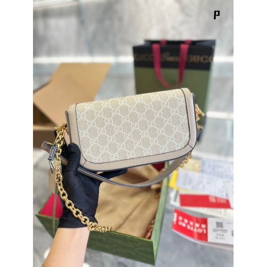 On October 3, 2023, P225 Gucci New Product 1955, the Gucci Horsebit 1955 series of New Year's bags draws inspiration from the collection design, meticulously blending classic details and modern fashion essence from the brand's start-up more than 60 years 