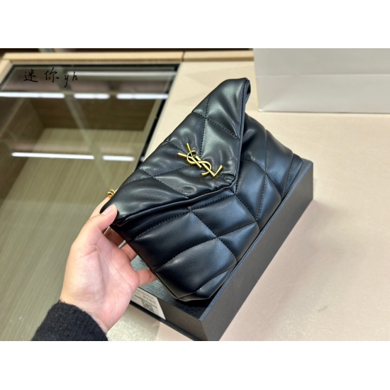 On October 18, 2023, 180 comes with packaging size: 23.14cm (mini) Saint Laurent Cloud Bag LOULOU PUFFER Quilted Lambskin Bag feels like embracing clouds ☁️ A general feeling