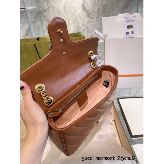On March 3, 2023, the full set packaging of the P220 large GG marmont is definitely Gucci's most beautiful!! The new caramel color is real! Double G buttons paired with wave quilted stitching are simple and atmospheric, with the original leather lining an