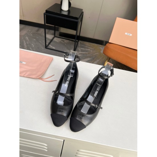 20240403 290 2074 Miumiu Early Spring Fashion Splicing Single Shoe Fabric: Imported Grain Mixed Sheepskin Inner Lining: Imported Grain Mixed Sheepskin Inner Lining Sole: Original Imported Genuine Leather Sole Padding: Air Pressure High Frequency Wave