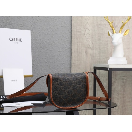 20240315 P710 [Premium Quality All Steel Hardware] Capsule Series Launched CELINE 2022 New Color Saddle Bag, featuring logo printing, cowhide leather edging, and fabric lining. The taste of luxury brands, crossbody and shoulder, flip with metal TRIOPHE bu