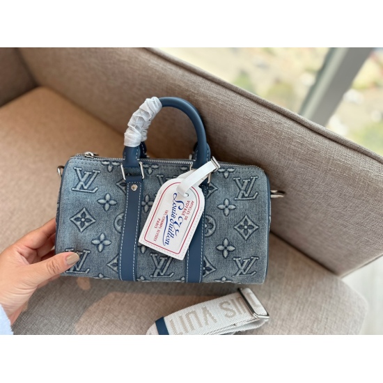 2023.10.1 310 Box size: 24 * 15cmL Home Cowboy Keepall Pillow Bag This season's tannins look more fragrant Keepall 25 size is very friendly to both boys and girls, and must be the perfect item for this season! Search Lv keepall