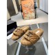 On November 19, 2023, the latest wool slippers from the factory are 250Chane * Xiaoxiang and 2022. The autumn and winter insulation network is popular and popular. The lamb plush upper has a delicate, smooth and comfortable feel, and the 3D three-dimensio