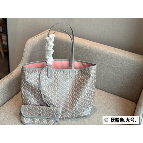 2023.09.03 180 unbox size: 34 * 27cm Goya Shopping Bag: All shopping bags for this season are customer ordered from beginning to end! The Goyard Dog Tooth Grey Powder Limited physical product really has a texture, and the gray powder color matching is per