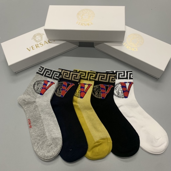 On December 22, 2024, Versace released a new version on its official website, featuring a mid to long autumn and winter pure cotton quality gift box with packaging of one box of 5 ⃣ Double sweat wicking, breathable and comfortable to wear