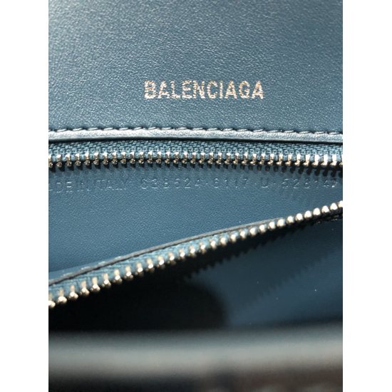 Batch 650 Balenciaga from Balenciaga in 20240324. Italian imported explosive pattern top layer cowhide tassel style small black nail (large bottom length 38cm * 24cm * 12cm) (medium bottom length 30cm * 19cm * 11cm/) (mini bottom length 23cm * 15cm * 121c