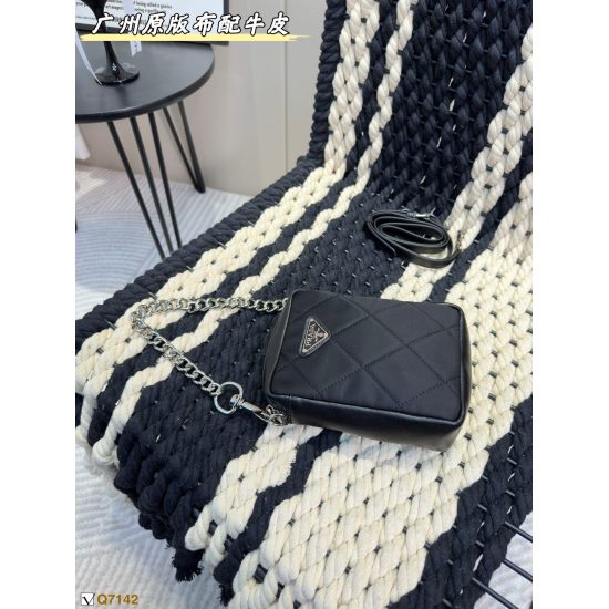 2023.11.06 230Prada New Product Chain ⛓️ Original fabric size of crossbody bag 13cm