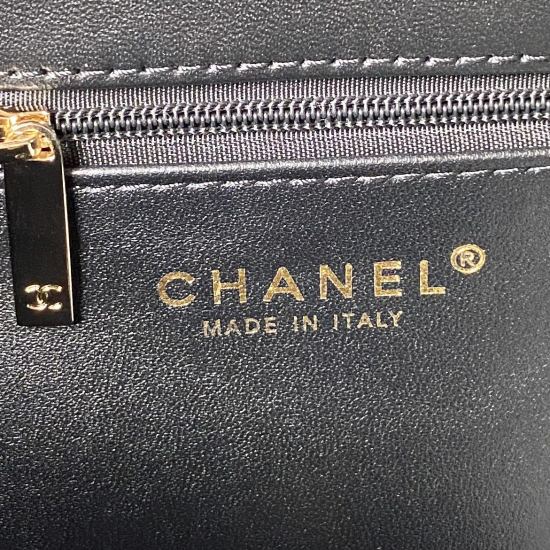 P1010Chanel 23A Hot selling Pearl Method Stick Bag AS3791 ✨ The actual capacity is actually the same as the CF small size. The same thing is actually better packed with a magic stick, because sheepskin has better elasticity compared to cowhide, and the ba
