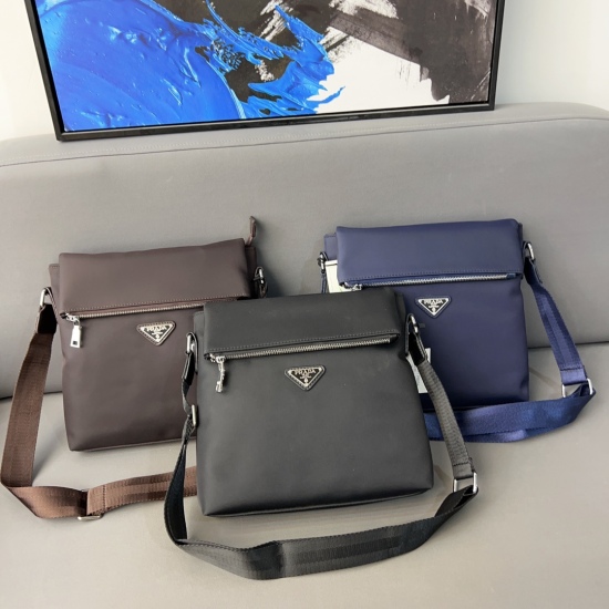 2023.11.06 P140 Prada Original Single Nylon Fabric Shoulder Bag Crossbody Bag Men's Bag features exquisite inlay craftsmanship, classic and versatile physical photography, original factory fabric, high-end quality delivery, small ticket dust bag 26 x 23 c