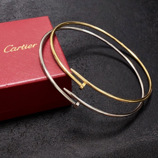 2023.10.05 75 This year's new Cartier nail diamond free collar necklace, 24K precision steel color retention necklace, recommended by Little Red Book. The latest Cartier precision steel is super personalized, and the versatile style is particularly impres