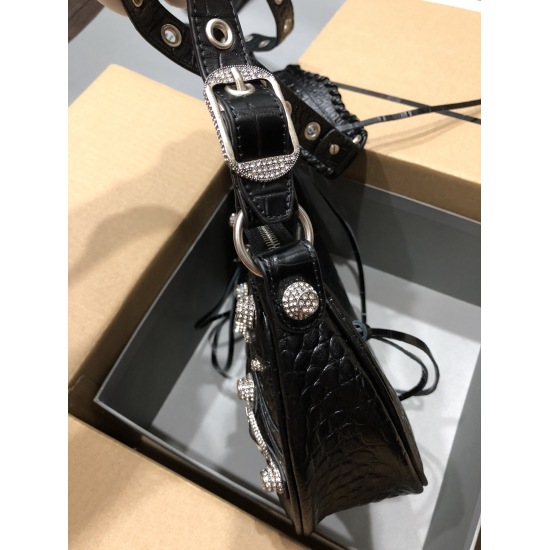 Batch 650 Balenciaga from Balenciaga in 20240324. Italian imported explosive pattern top layer cowhide tassel style small black nail (large bottom length 38cm * 24cm * 12cm) (medium bottom length 30cm * 19cm * 11cm/) (mini bottom length 23cm * 15cm * 23cm