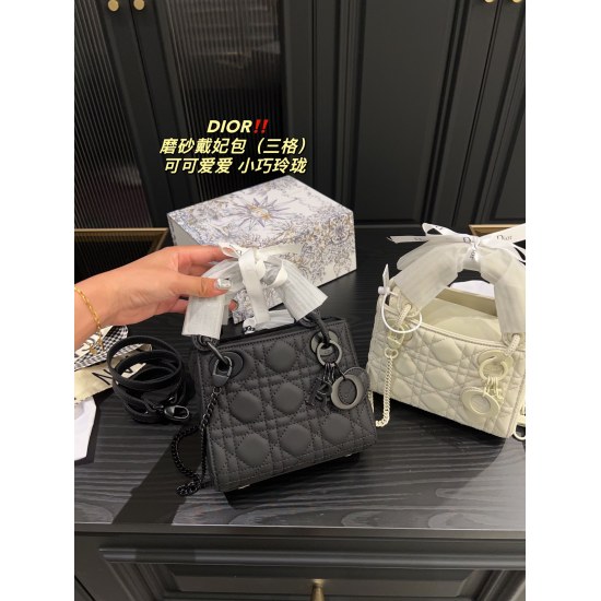 2023.10.07 P205 Folding Box ⚠️ Size 17.14 Dior Frosted Princess Bag (three compartments) Cocoa Love Small and Delicate Elegant Fairy Essential