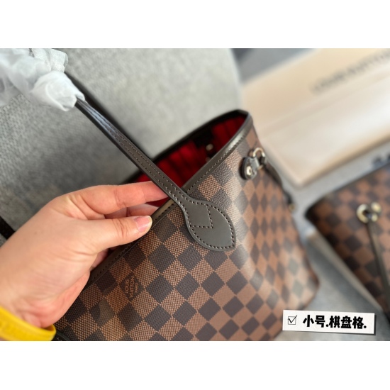 230 No Box L Home Neverfull Small Shopping Bag! The trumpet is really cute! Has a texture! There's a smell! Size: 29 (bottom) * 37 (top width) * 20 (height)