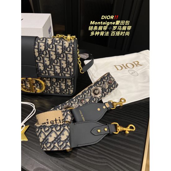 2023.10.07 Chain ➕ Roman shoulder strap P245 folding box ⚠ The size of the 25.14 Dior Montaigne Montaigne bag features a square design, with a retro texture of navy blue flowers as Dior's classic color. Paired with any style of clothing, it is stress-free