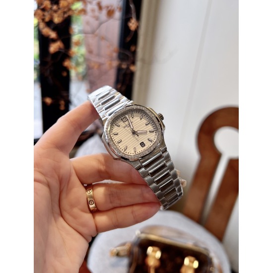 20240408 White 430 Gold 450 Drill Ring ➕ 30] The Choice for Little Wealthy Women on Earth - Fashion and Elegant Women's Nautilus 7118 Series. This is definitely the graduation style of Patek Philippe. Little Red Book can't finish brushing grass, simple an