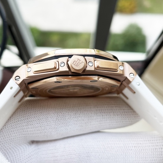 20240408 White shell 650, rose gold 670. Elegant, exquisite, classic and domineering, the Airbnb AP men's watch is fully automatic with a mechanical movement, mineral reinforced glass 316L stainless steel case, genuine leather strap, fashionable, casual, 
