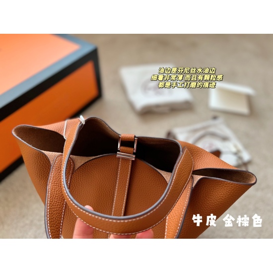 2023.10.29 255 with foldable box size: 18 * 19cm Hermes H home vegetable basket ‼️‼ Top layer cowhide/oil wax line delivery scarves ⚠️ The leather has a great texture! There is a sag! Those who understand goods must enter!