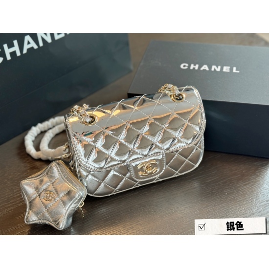 245 box size: 20 * 14cm, Xiaoxiangjia 24C patent leather, this is really beautiful! The color is just right, not too flashy, not too flamboyant, it's very easy to dress up! ⚠️ And there are also little stars ⭐ Oh!