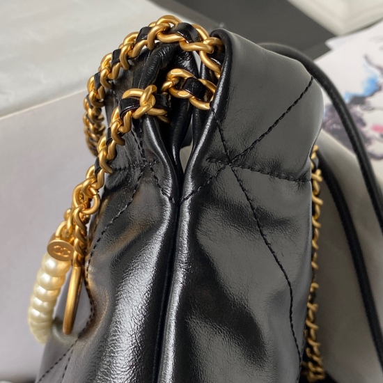 P1060 Chane123SAS3980 Chanel's Mini22 hits the red heart, Chanel Goose's bag accessories will always be planted with grass. Especially from the just concluded 2023 Spring/Summer collection, especially this season's newly released Minisize22 bag classic bl