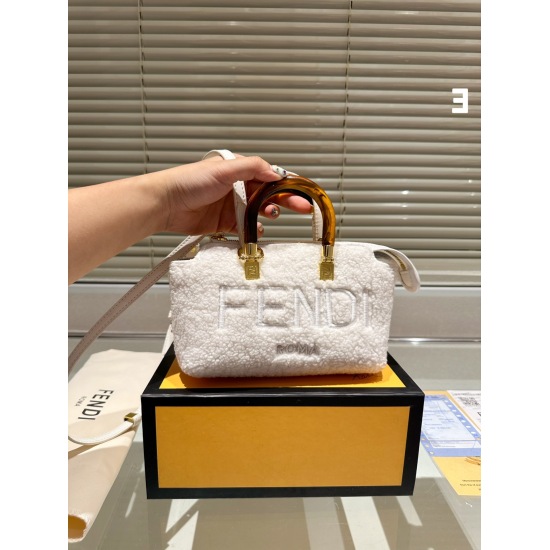 2023.10.26 P175 Lamb Hair Matching Box ⚠️ Size 18.12 Fendi Pillow Bag Mimi By The Way Series Small Body, Large Capacity, Small Size, Huge, Cute, Handheld, Crossbody, Sweet and Salt on the Upper Body!