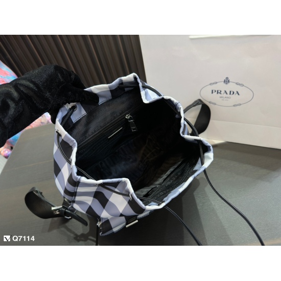 2023.11.06 High quality 210 ♥ Prada/Prada 23 New Product Advanced Shoulder Logo Hardware Original One-to-One Quality Built-in Partition Layer Fried Chicken Versatile and Practical A Favorite Beauty Girl Get Started Quickly, Recommended by Store Owner, Exc
