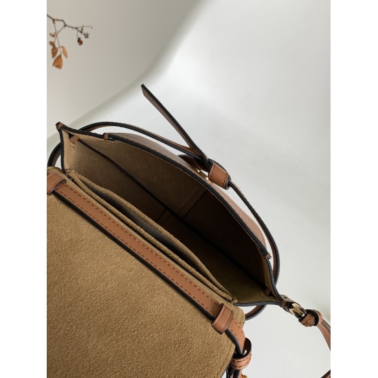 20240325 P780 L ⊚℮℮℮ New MiNi Gate Arrived at Luojia New Version Logo Embroidered Weaving Wide Shoulder Strap Saddle Bag Body Made of Soft Cow Leather Refined with Detachable Shoulder Strap * Single Shoulder, Crossbody, Waistpack, Chest Hanging * Magnetic