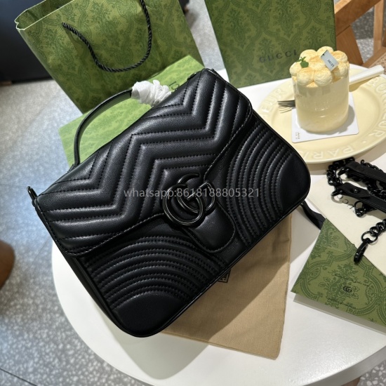2023.08.14 p Folding Gift Box Packaging Gucci Marmont 2023So Black Button Marmont Bag is both A and Sa, leading the fashion trend this year, making it a popular model for several years. The quality has been constantly upgrading, with dense hardware and a 