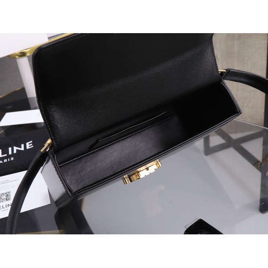 20240315 P1100 Premium Quality All Steel Hardware CELINE | Autumn/Winter Show New Product Box Bag BOX TRIOMPHE Triumphal Arch Box Comes~BOX TRIOMPHE The bag is upright and can be carried by hand or crossbody, with a full score of texture. Paired with over